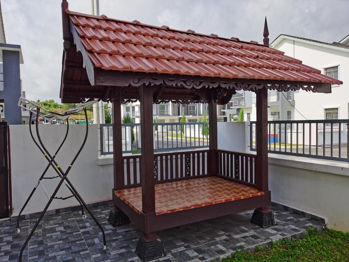 Pesona Suri Homestay Batu Pahat Exterior photo